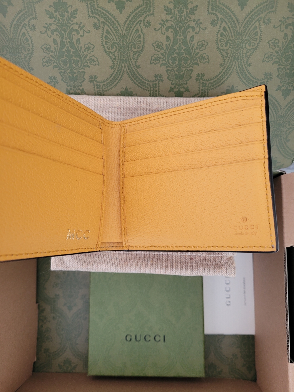 Gucci Neo Vintage GG Supreme Bi-Fold Wallet in Brown & Beige - Picture 4 of 9